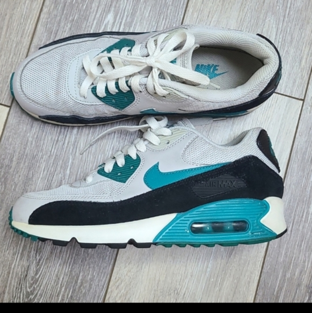 Nike Air Max 90 in colorway: teal grey black and white Women's size 8